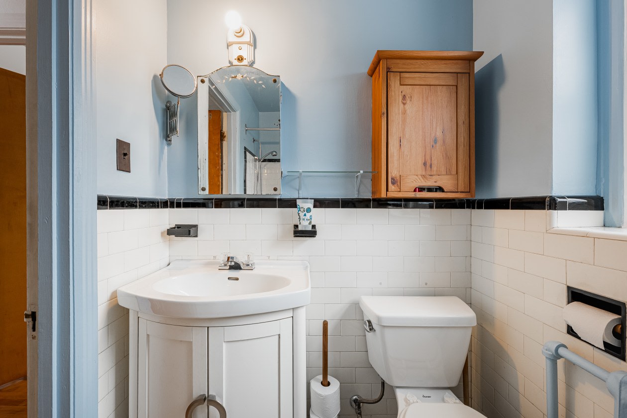Salle de bains — 3680 Rue Broadway, Lachine, H8T 1T3, Lachine