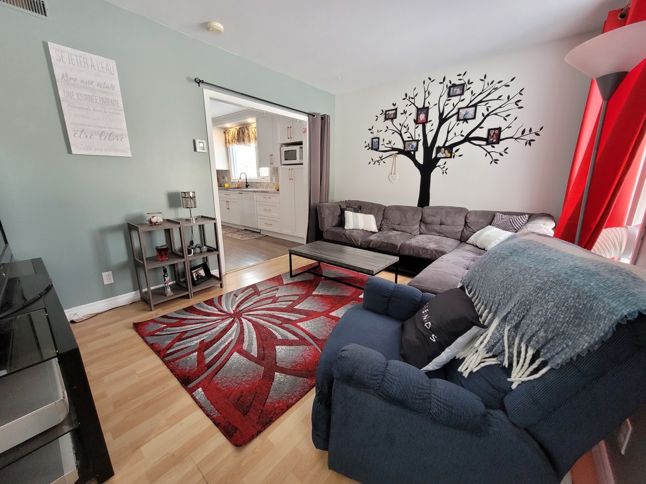 Salon — 30 Rue De Normandie, Lévis, G6V 3J5, Lévis