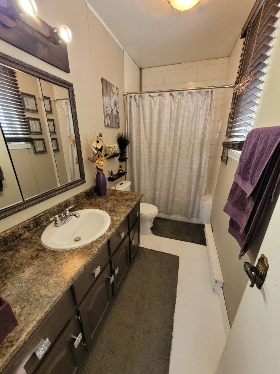 Salle de bains — 30 Rue De Normandie, Lévis, G6V 3J5, Lévis