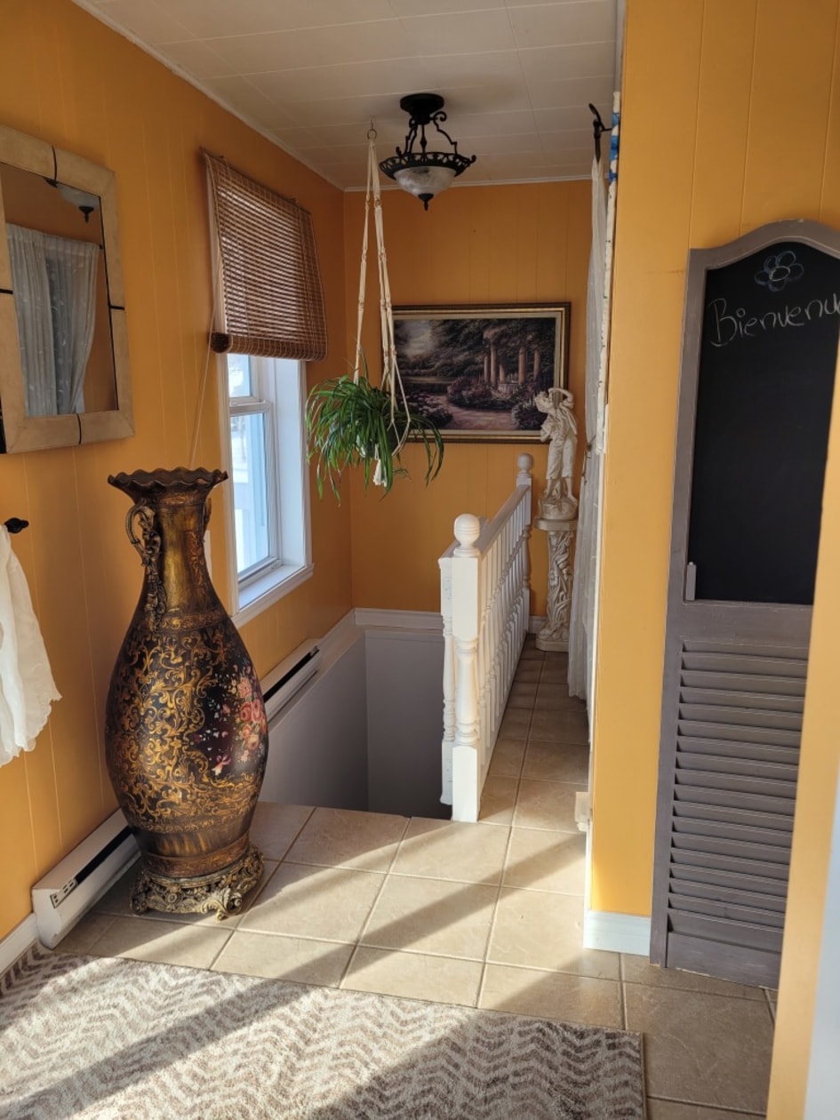 Hall d'entrée — 30 Rue De Normandie, Lévis, G6V 3J5, Lévis