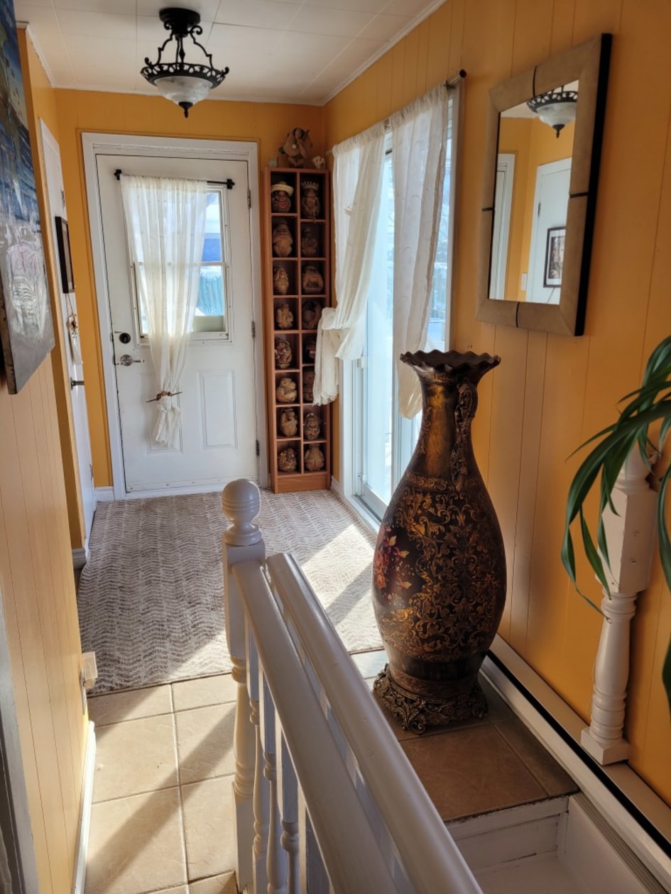 Hall d'entrée — 30 Rue De Normandie, Lévis, G6V 3J5, Lévis