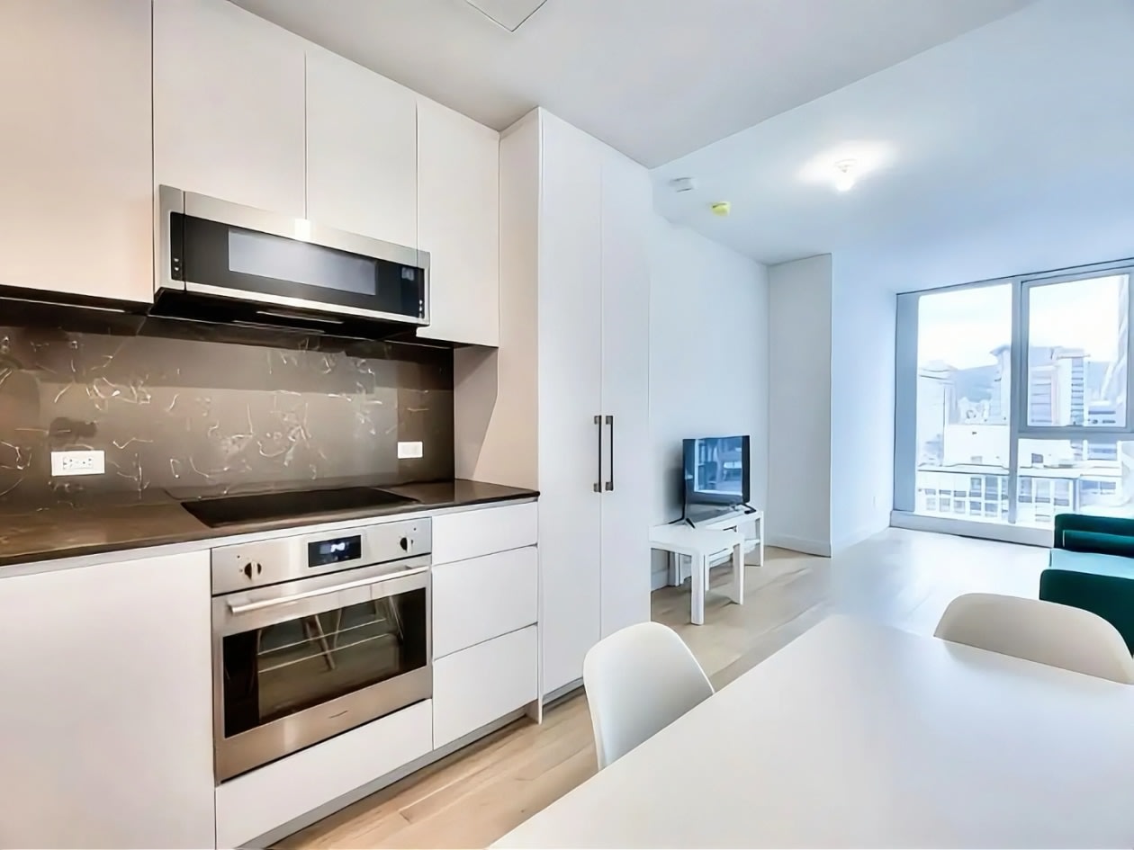 1500 Boul Rene Levesque O — photo 2