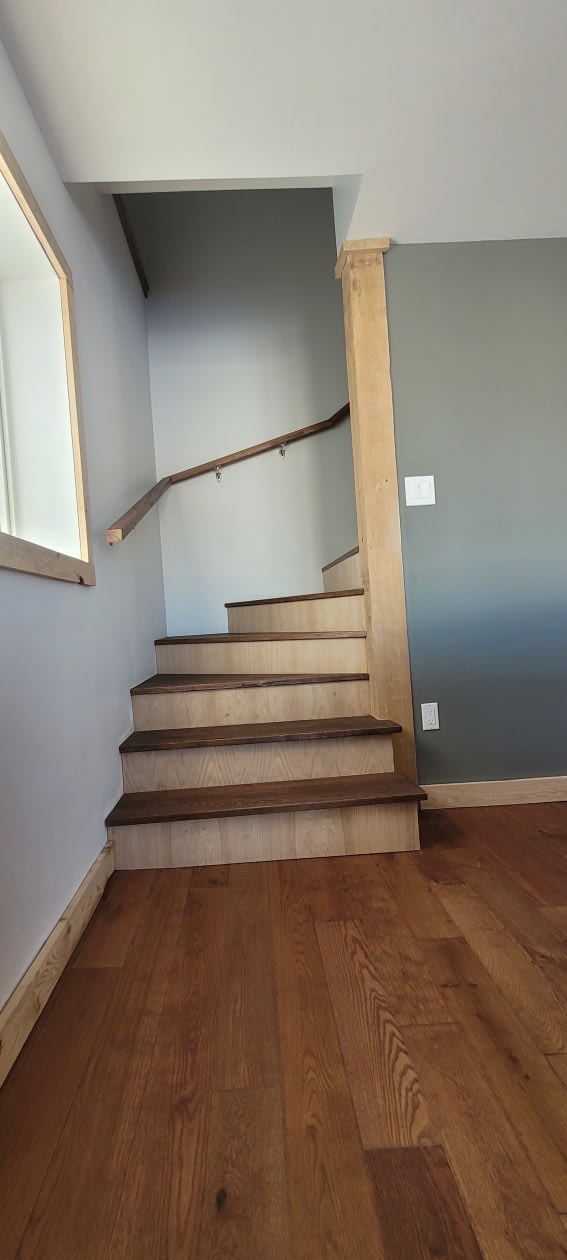 Escalier — 63 Rue Florence, Saint-Joseph-du-Lac, J0N 1M0, Saint-Joseph-du-Lac