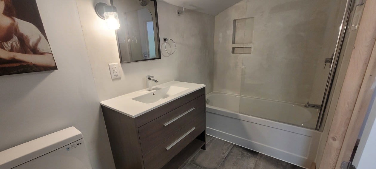 Salle de bains — 63 Rue Florence, Saint-Joseph-du-Lac, J0N 1M0, Saint-Joseph-du-Lac