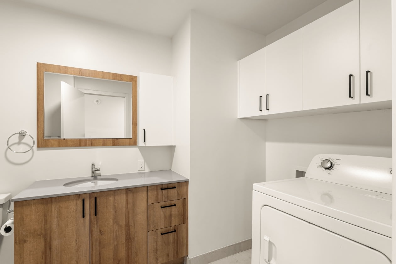 Salle de bains — 52 Rue Rene Vachon, 4, Salaberry-de-Valleyfield, J6S 2L4, Salaberry-de-Valleyfield