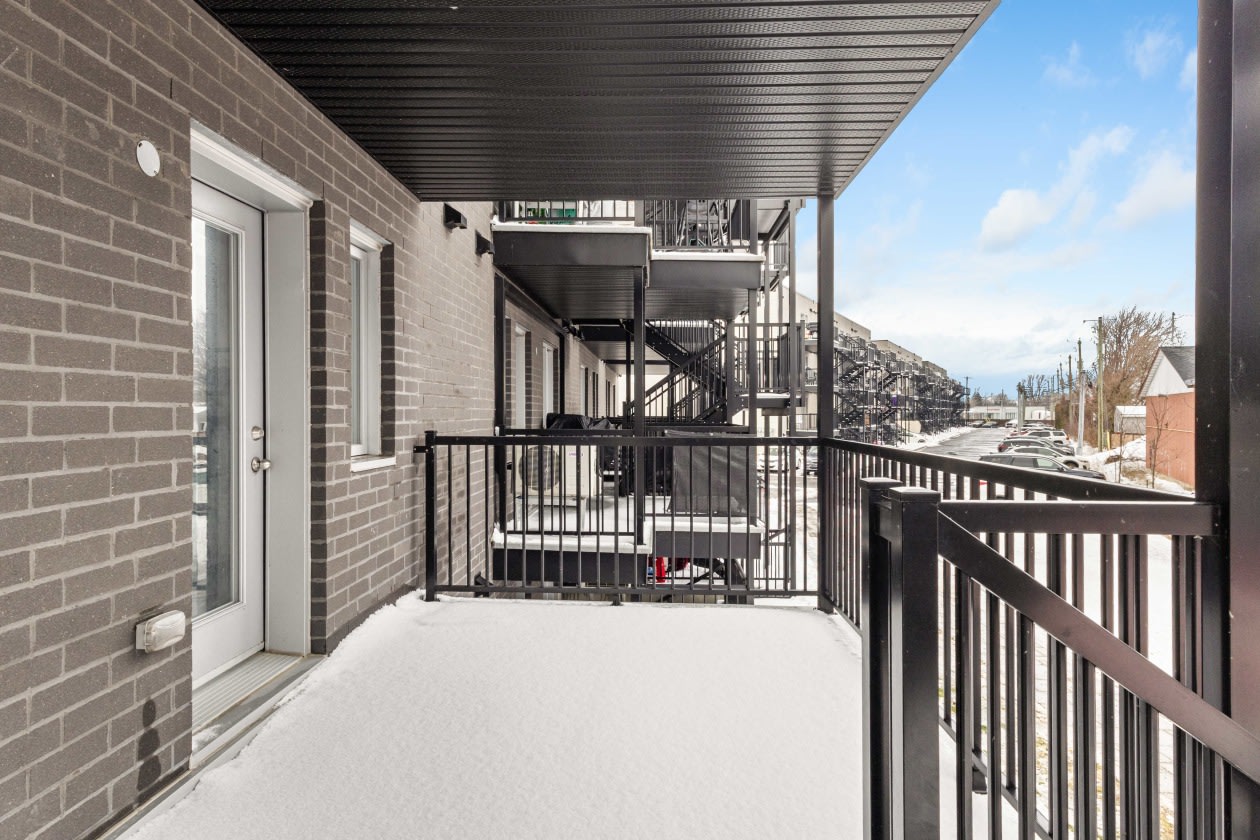 Balcon — 52 Rue Rene Vachon, 4, Salaberry-de-Valleyfield, J6S 2L4, Salaberry-de-Valleyfield
