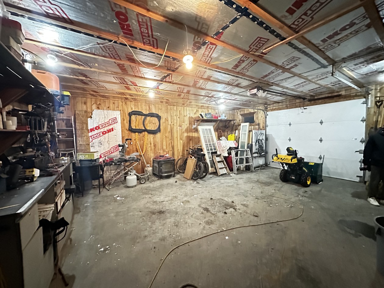 Garage — 511 Rue Clément, Sherbrooke, J1R 0A9, Sherbrooke