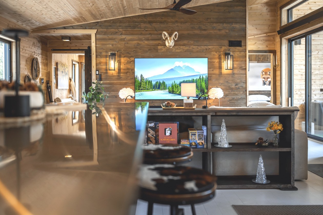 Salon — 80 Rue du Soleil-Couchant, La Malbaie, G5A 0H3, La Malbaie