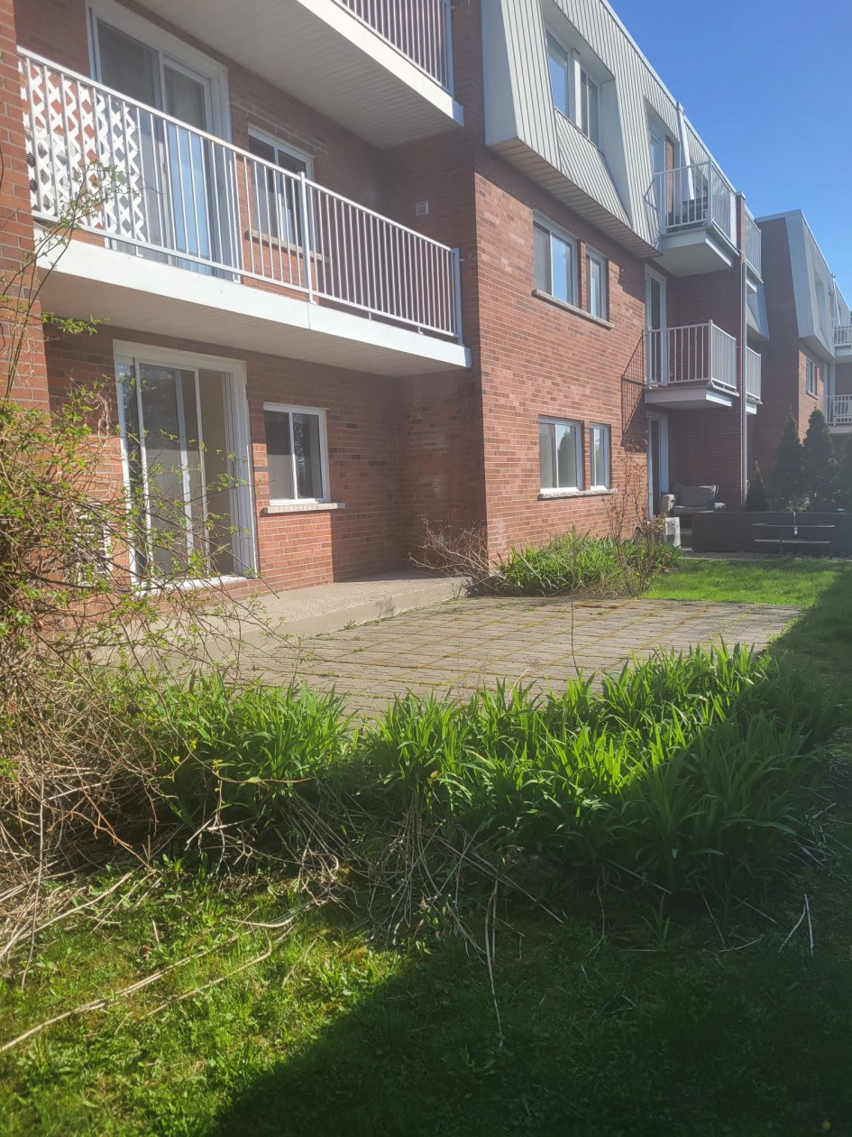 Terrasse — 700 Boul. de Montarville, 101, Boucherville, J4B 1Z5, Boucherville