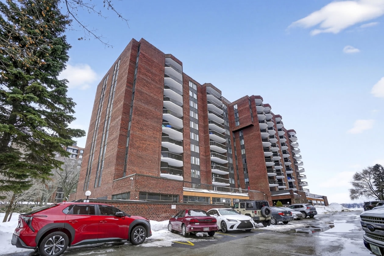 6995 Boul. Gouin E. — photo 1