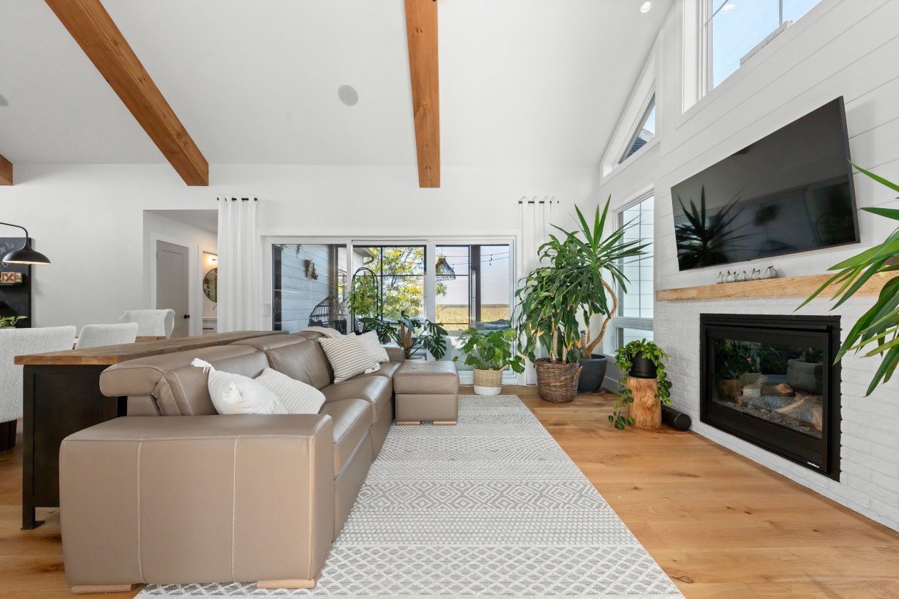 Salon — 2582 Chem. Bellerive, Carignan, J3L 4J9, Carignan