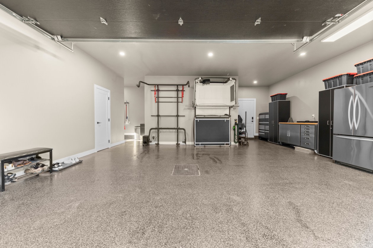 Garage — 2582 Chem. Bellerive, Carignan, J3L 4J9, Carignan