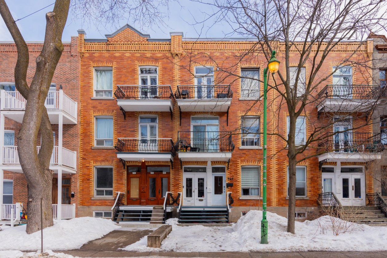 749 Av Bloomfield — photo 1