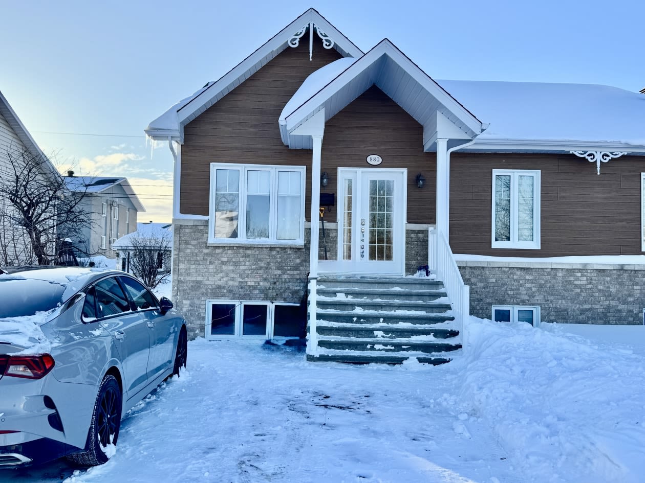 880 Av. des Pommiers — photo 1