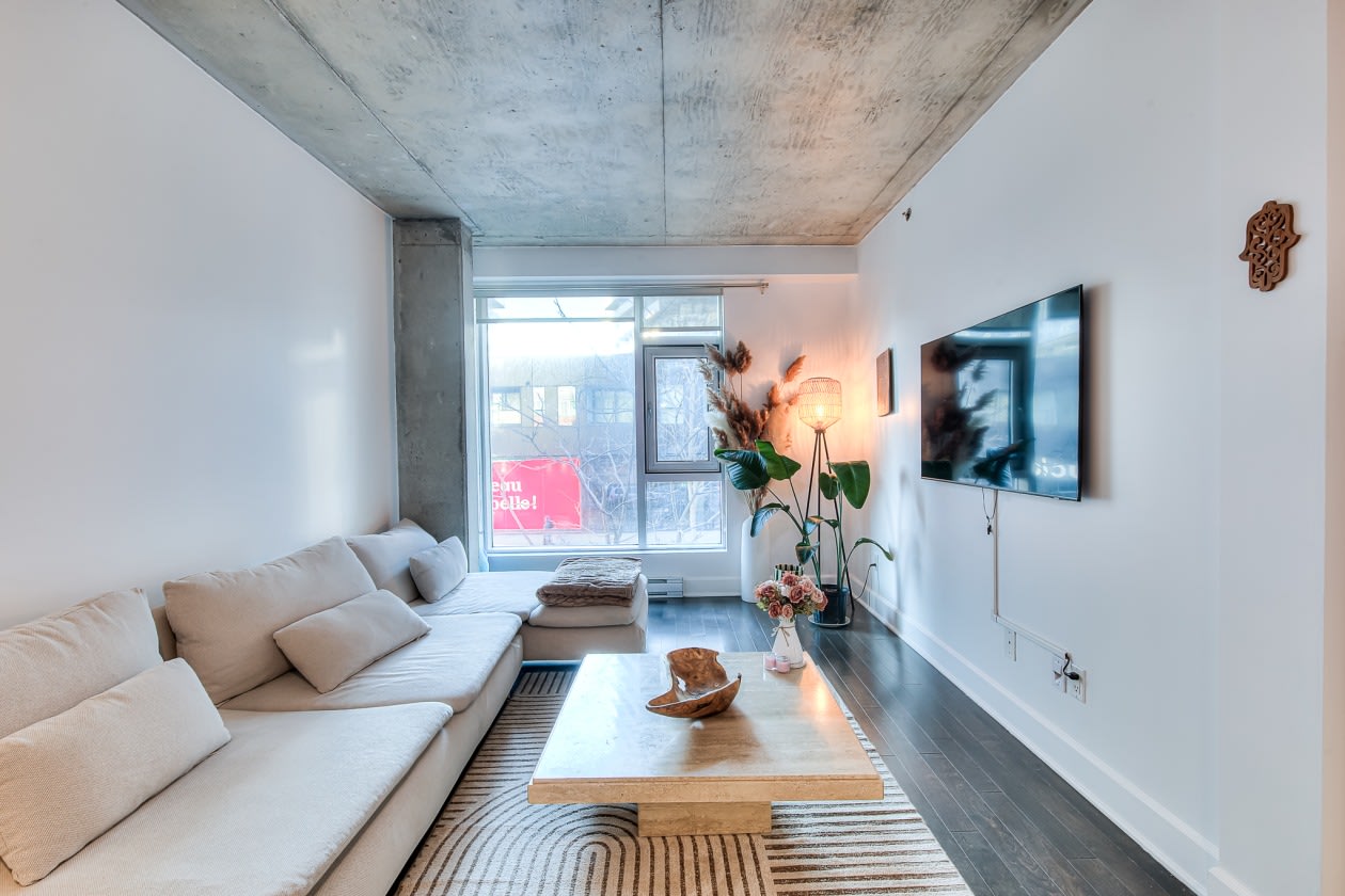 Salon — 1045 Rue Wellington, 211, Montréal, H3C 1V6, Montréal