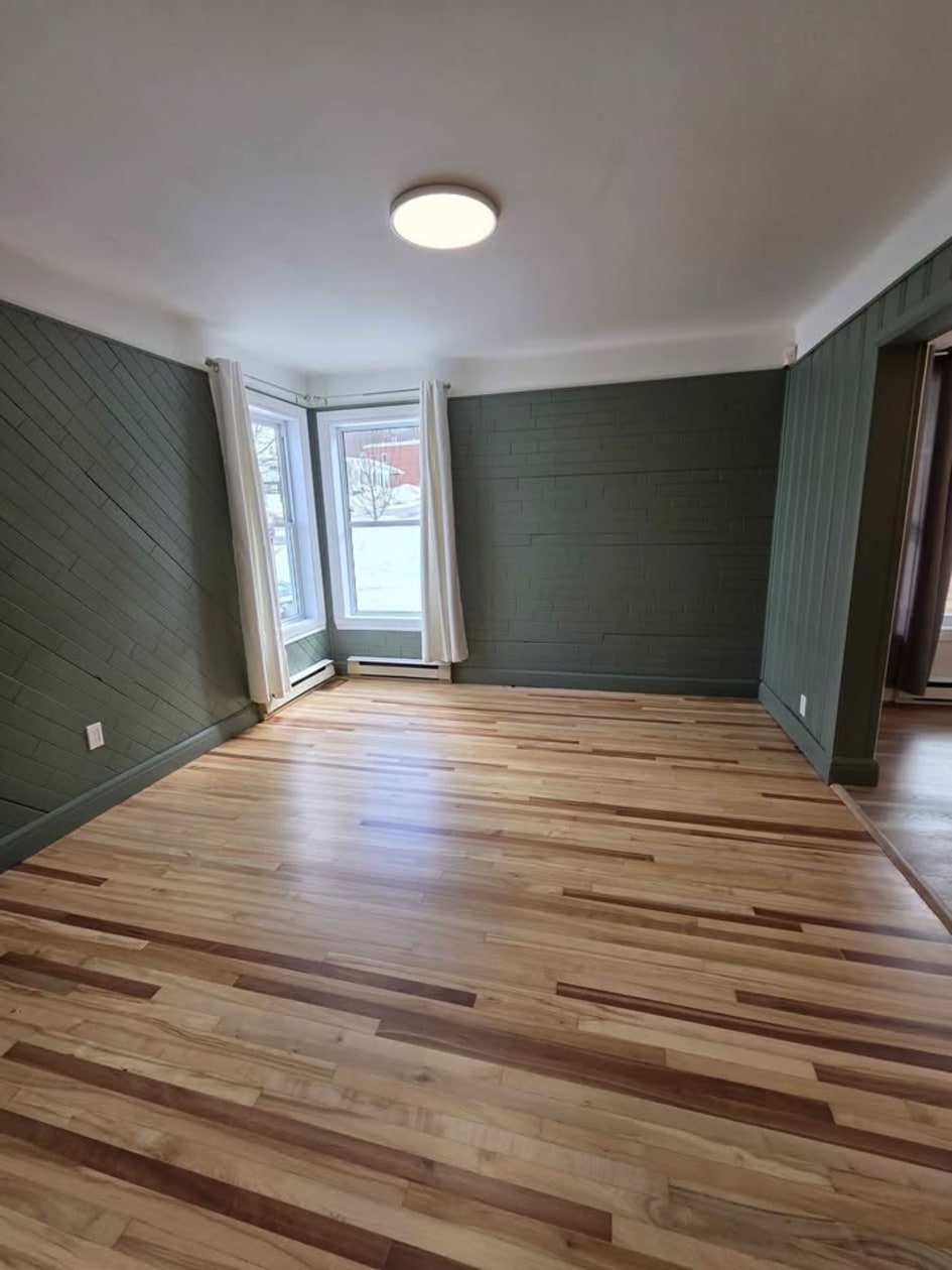 Salon — 1333-1335-1337 Rue Saint-Gérard, Sherbrooke, J1H 3E6, Sherbrooke