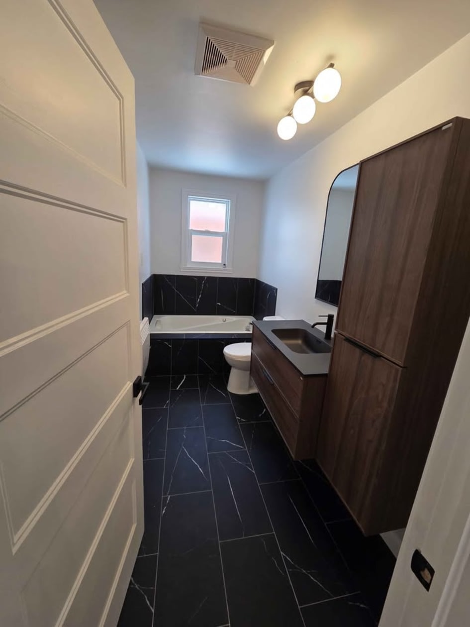 Salle de bains — 1333-1335-1337 Rue Saint-Gérard, Sherbrooke, J1H 3E6, Sherbrooke