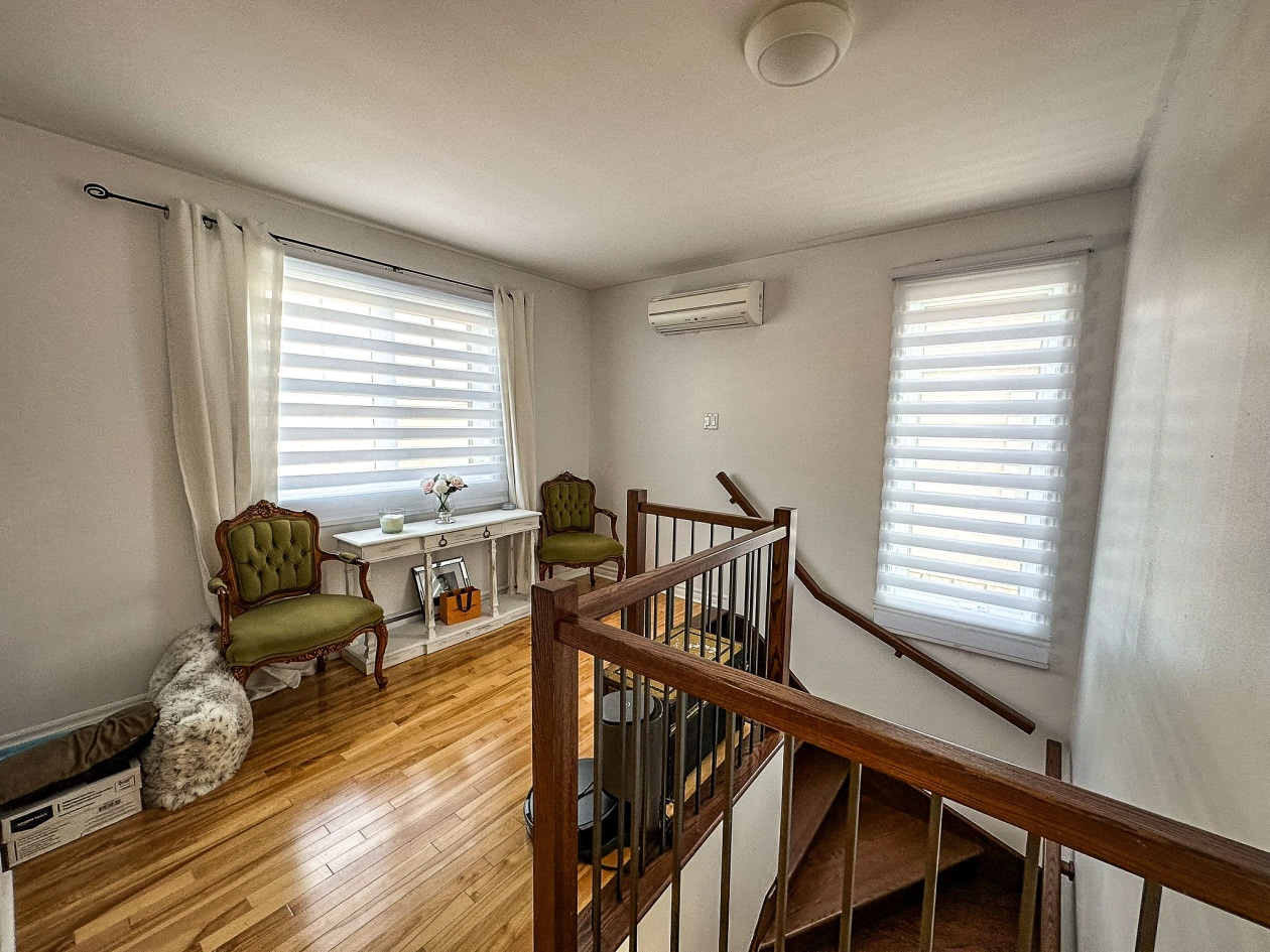 Mezzanine — 3515 Rue Des Fadets, Saint-Hubert, J3Y 0H2, Saint-Hubert