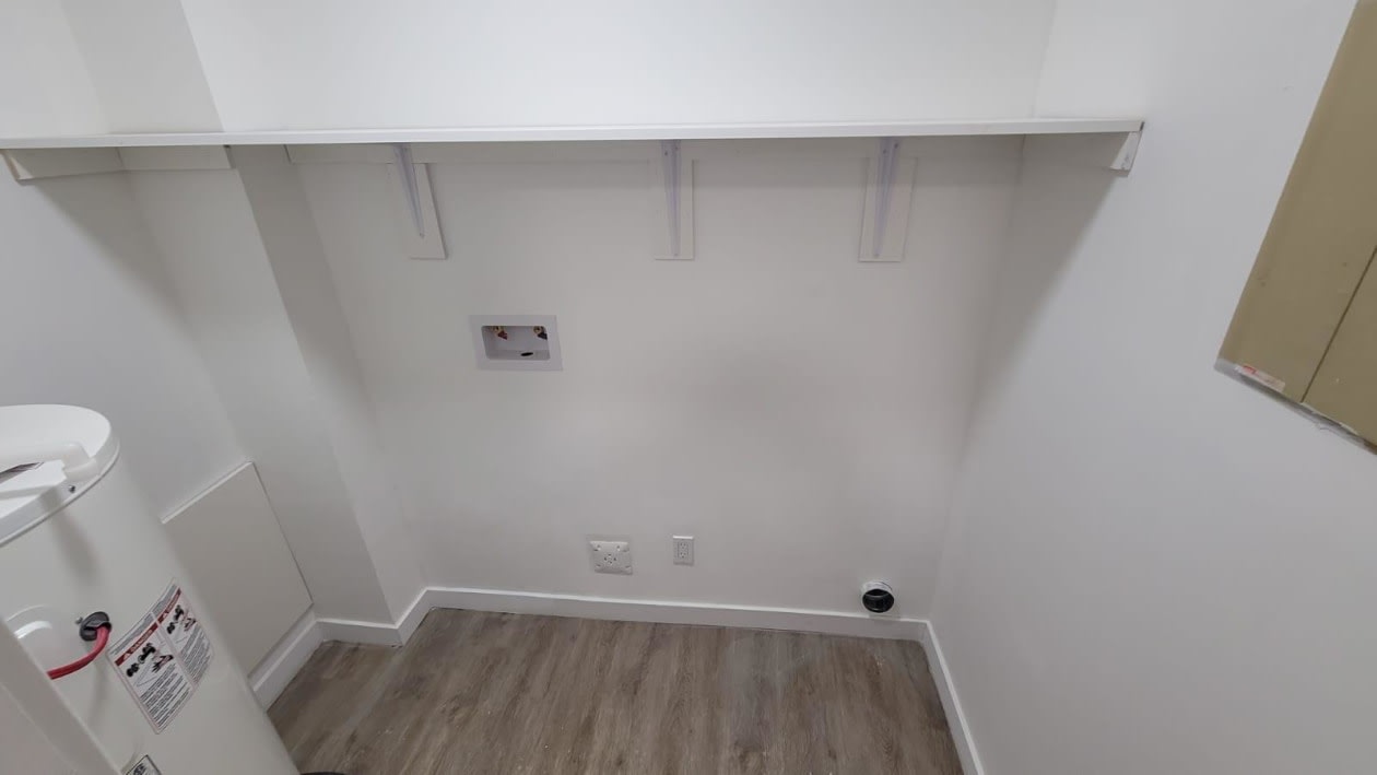 Salle de lavage — 6301 Av. Coolbrook, Montréal, H3X 3Z5, Montréal