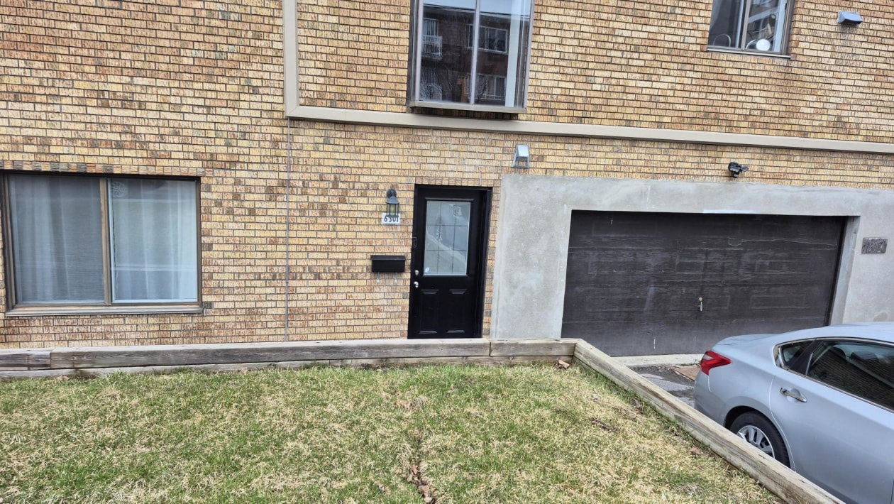 6301 Av. Coolbrook — photo 1