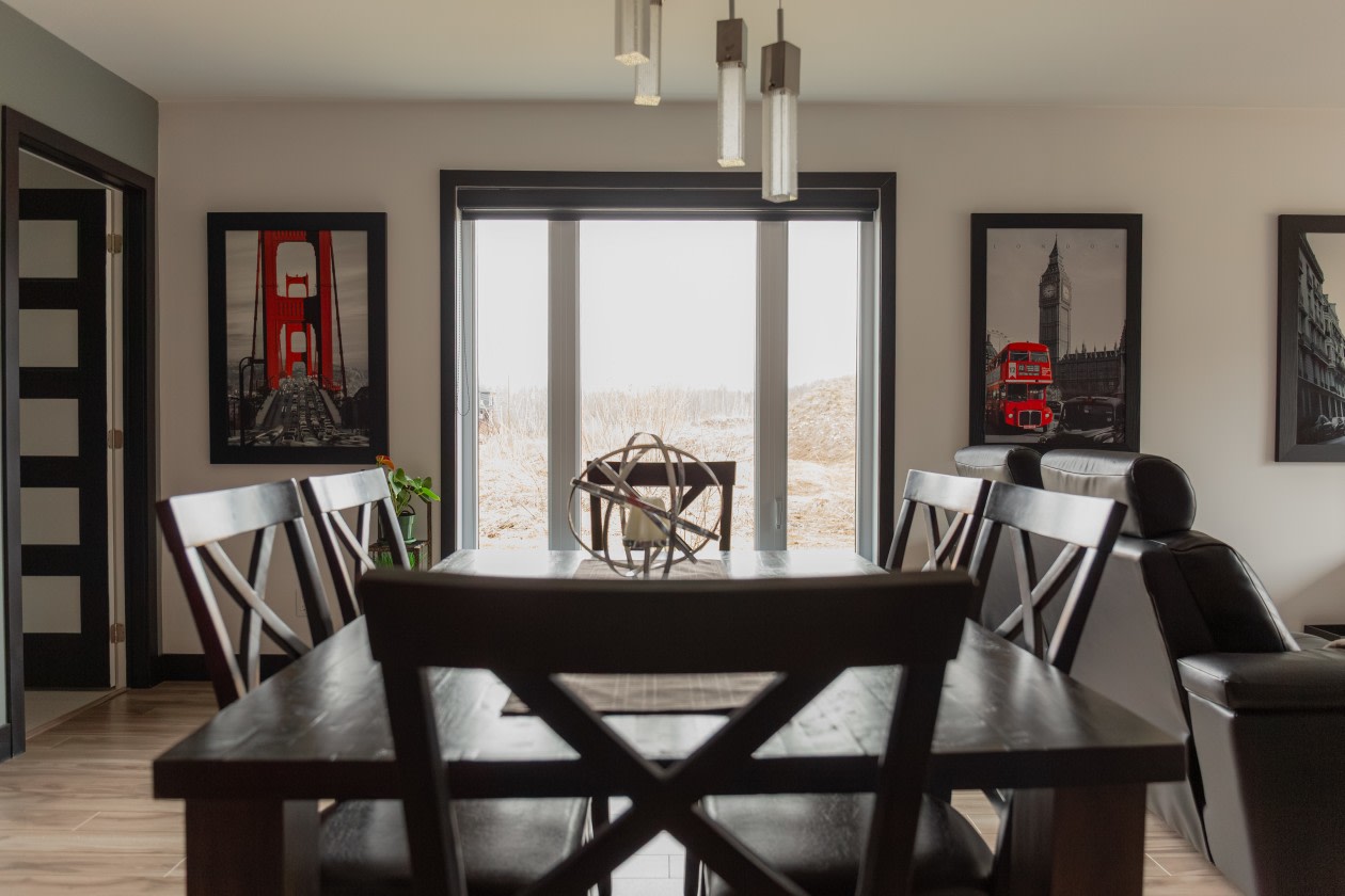 Salle à manger — 6929 Rue de la Bretagne, Trois-Rivières, G9B 0V8, Trois-Rivières