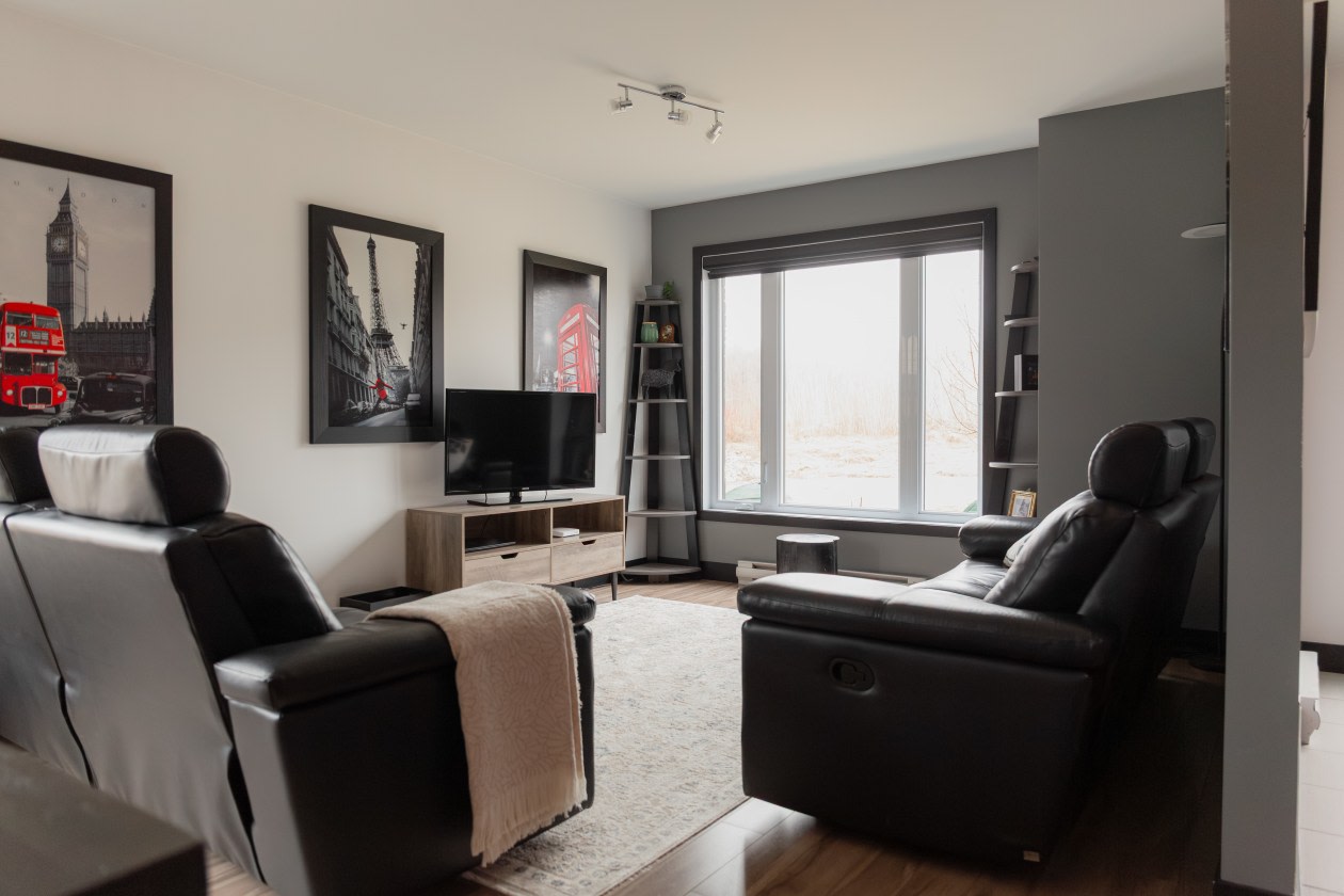 Salon — 6929 Rue de la Bretagne, Trois-Rivières, G9B 0V8, Trois-Rivières