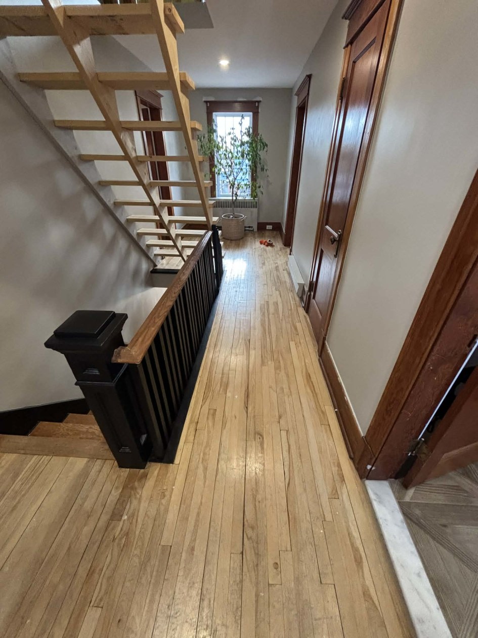 Corridor — 28 Rue de l'Église N., Lacolle, J0J 1J0, Lacolle