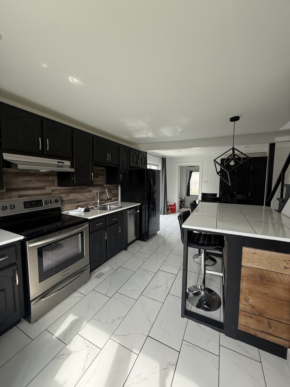 Cuisine — 27 Rue Brown, Windsor, J1S 2K7, Windsor