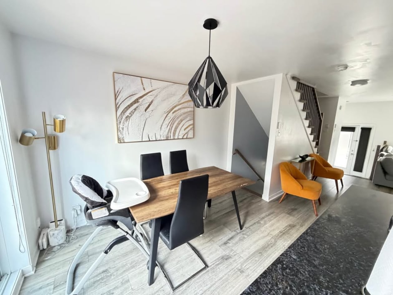 Salle à manger — 4-816 Rue Notre-Dame, 4, Saint-Sulpice, J5W 3W5, Saint-Sulpice