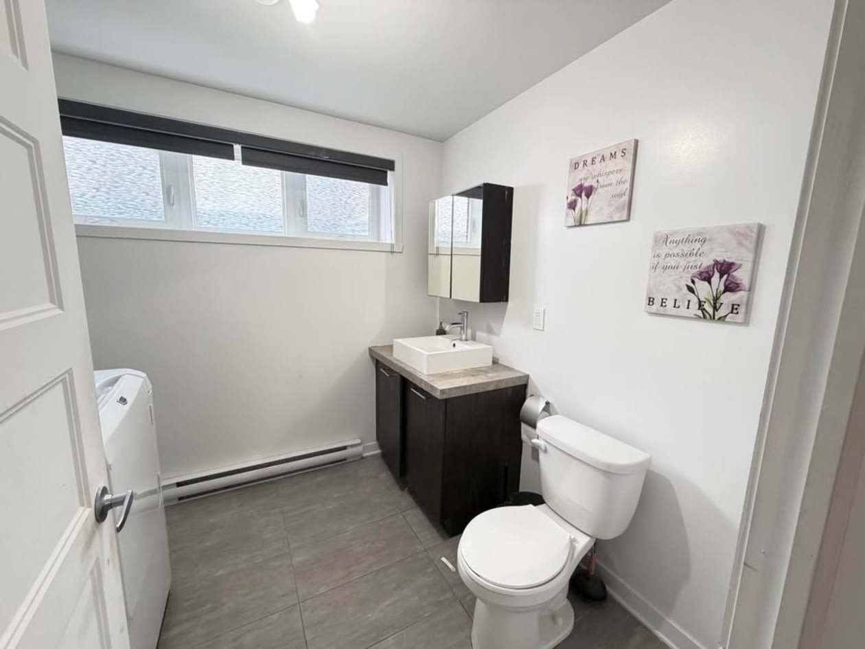 Salle d'eau — 4-816 Rue Notre-Dame, 4, Saint-Sulpice, J5W 3W5, Saint-Sulpice