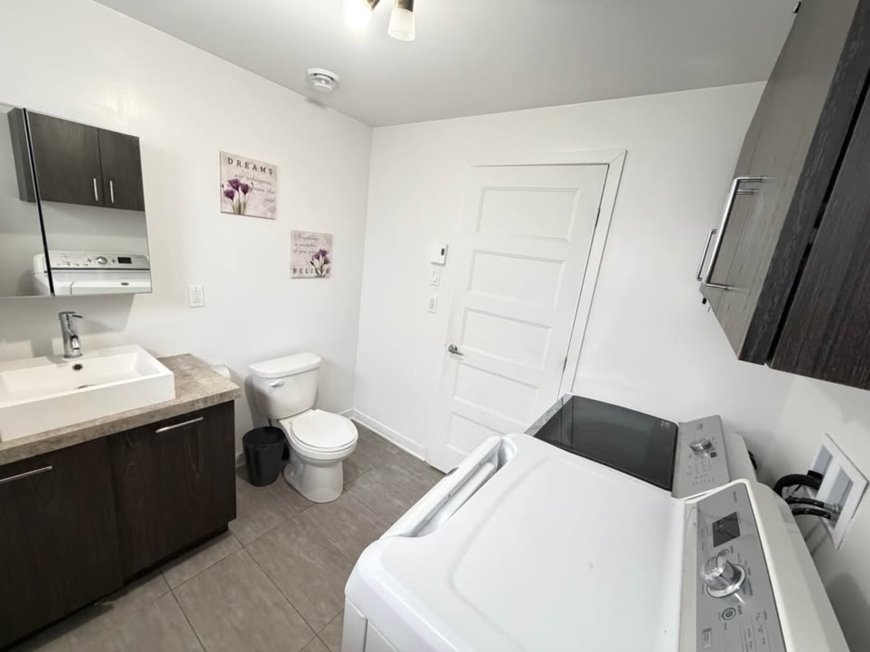 Salle de lavage — 4-816 Rue Notre-Dame, 4, Saint-Sulpice, J5W 3W5, Saint-Sulpice