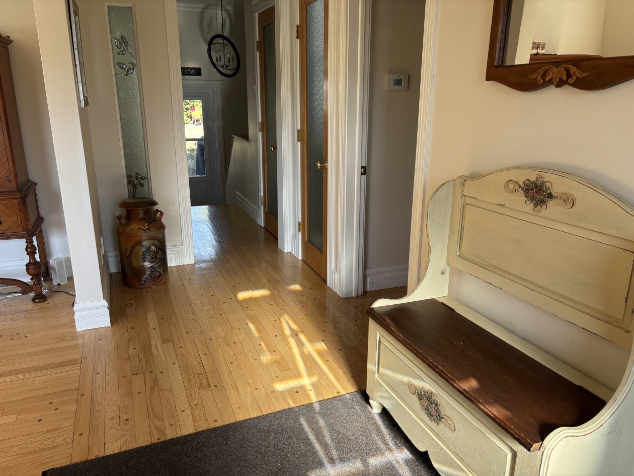 Hall d'entrée — 429 Rue Madeleine, Saint-Jérôme, J7Z 3S1, Saint-Jérôme