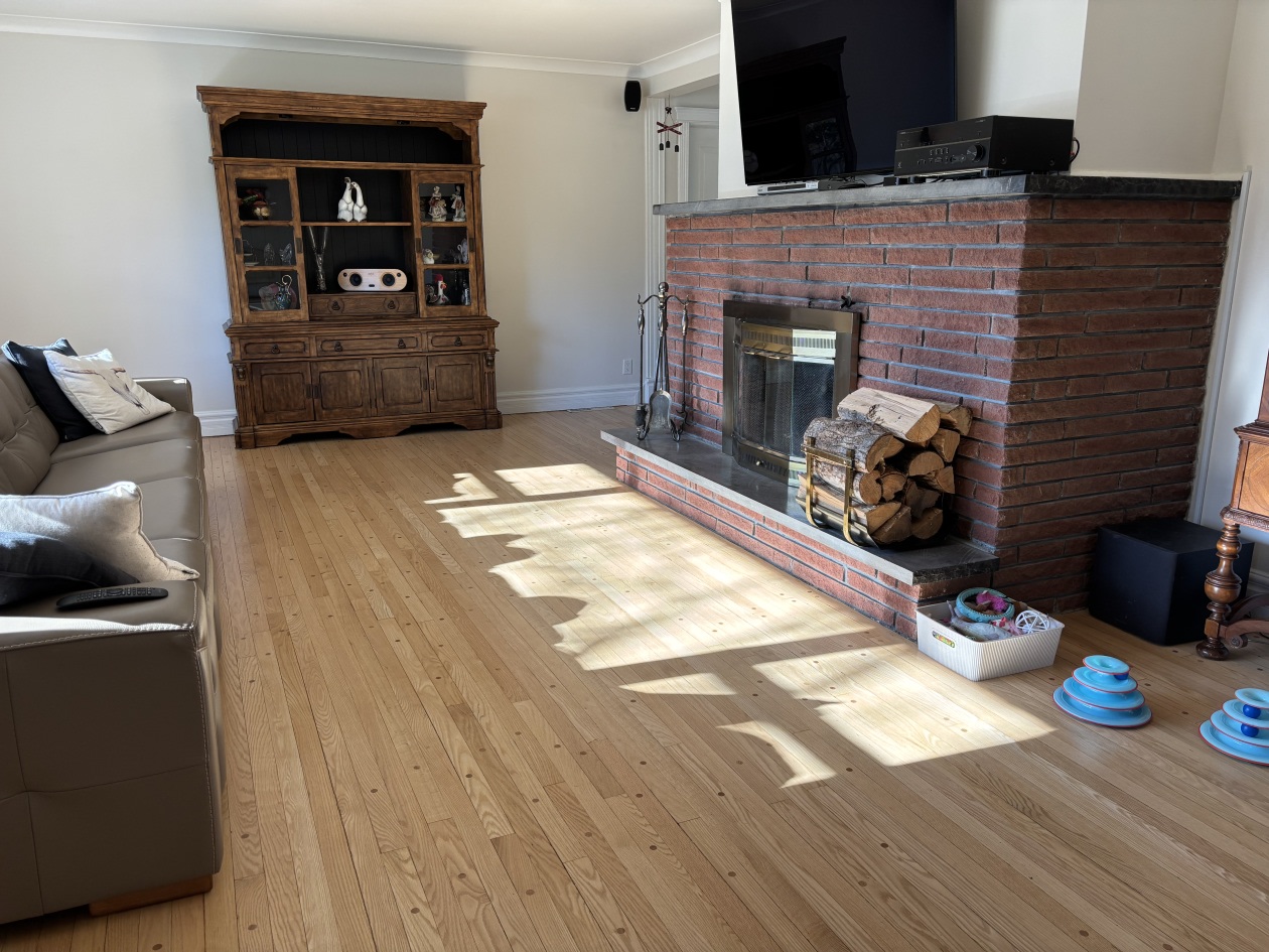 Salon — 429 Rue Madeleine, Saint-Jérôme, J7Z 3S1, Saint-Jérôme