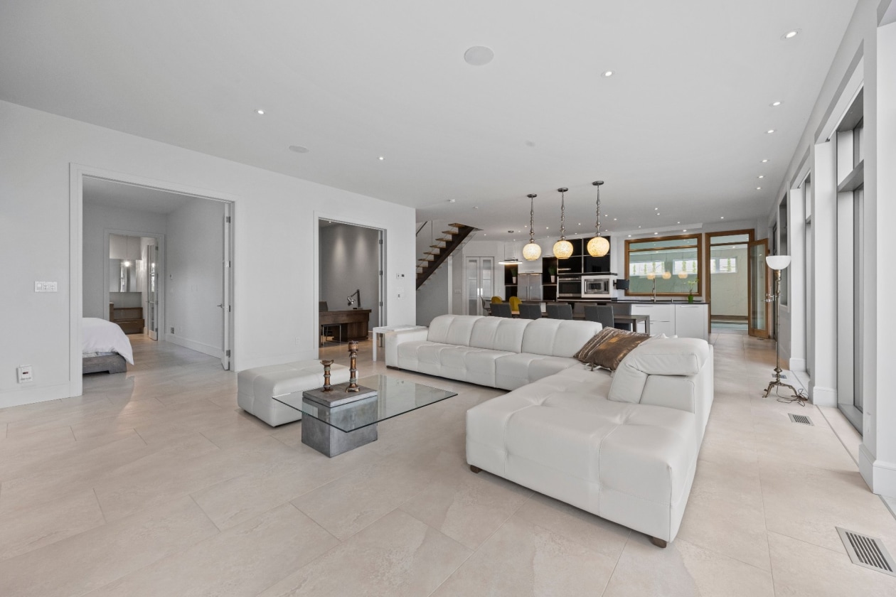 Salon — 210, Ch. de la Rive-Boisée, Saint-Ignace-de-Loyola, J0K2P0, Saint-Ignace-de-Loyola