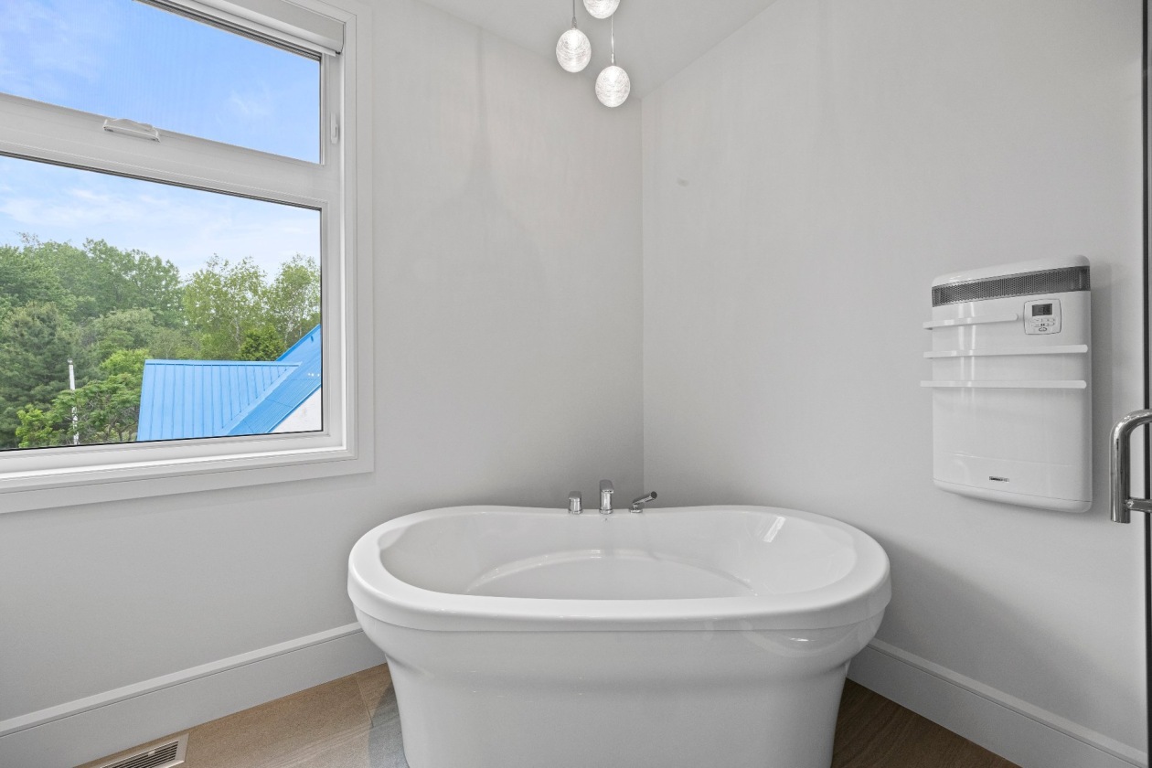 Salle de bains — 210, Ch. de la Rive-Boisée, Saint-Ignace-de-Loyola, J0K2P0, Saint-Ignace-de-Loyola