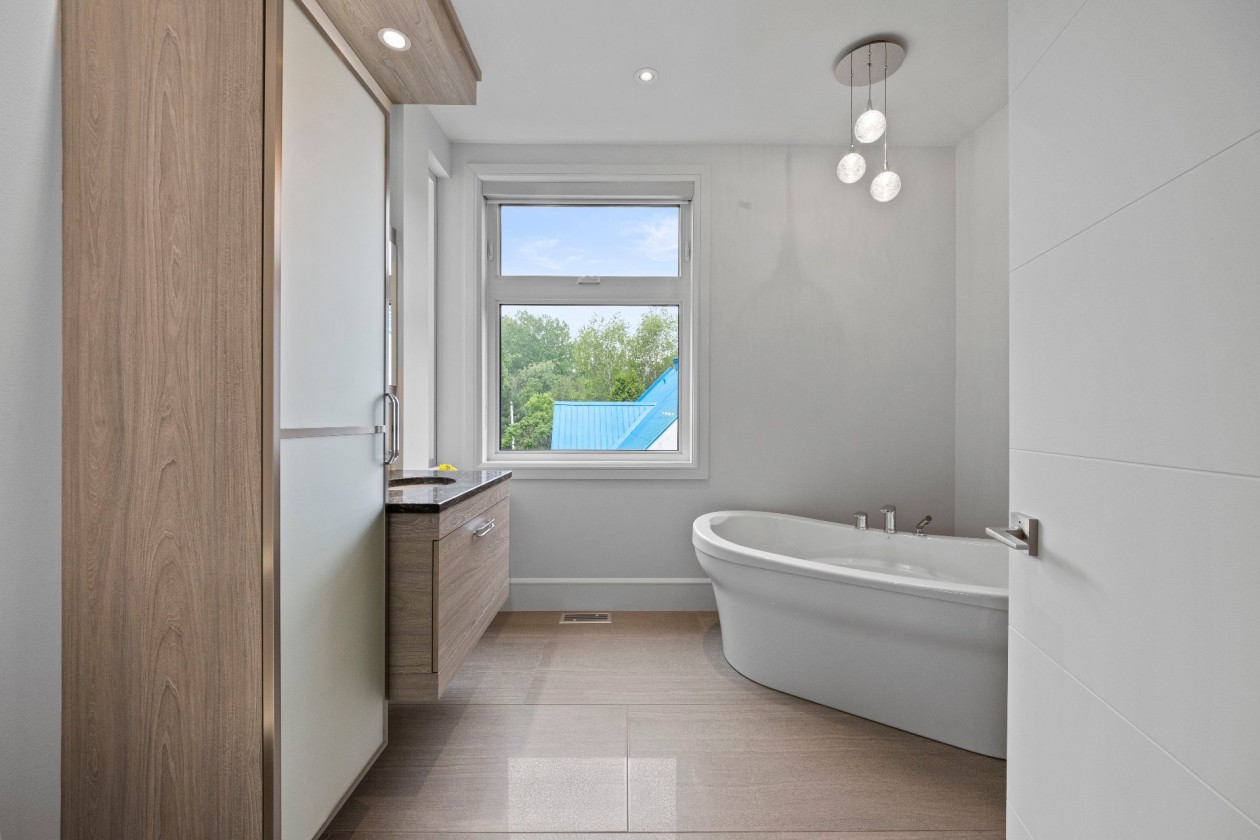 Salle de bains — 210, Ch. de la Rive-Boisée, Saint-Ignace-de-Loyola, J0K2P0, Saint-Ignace-de-Loyola