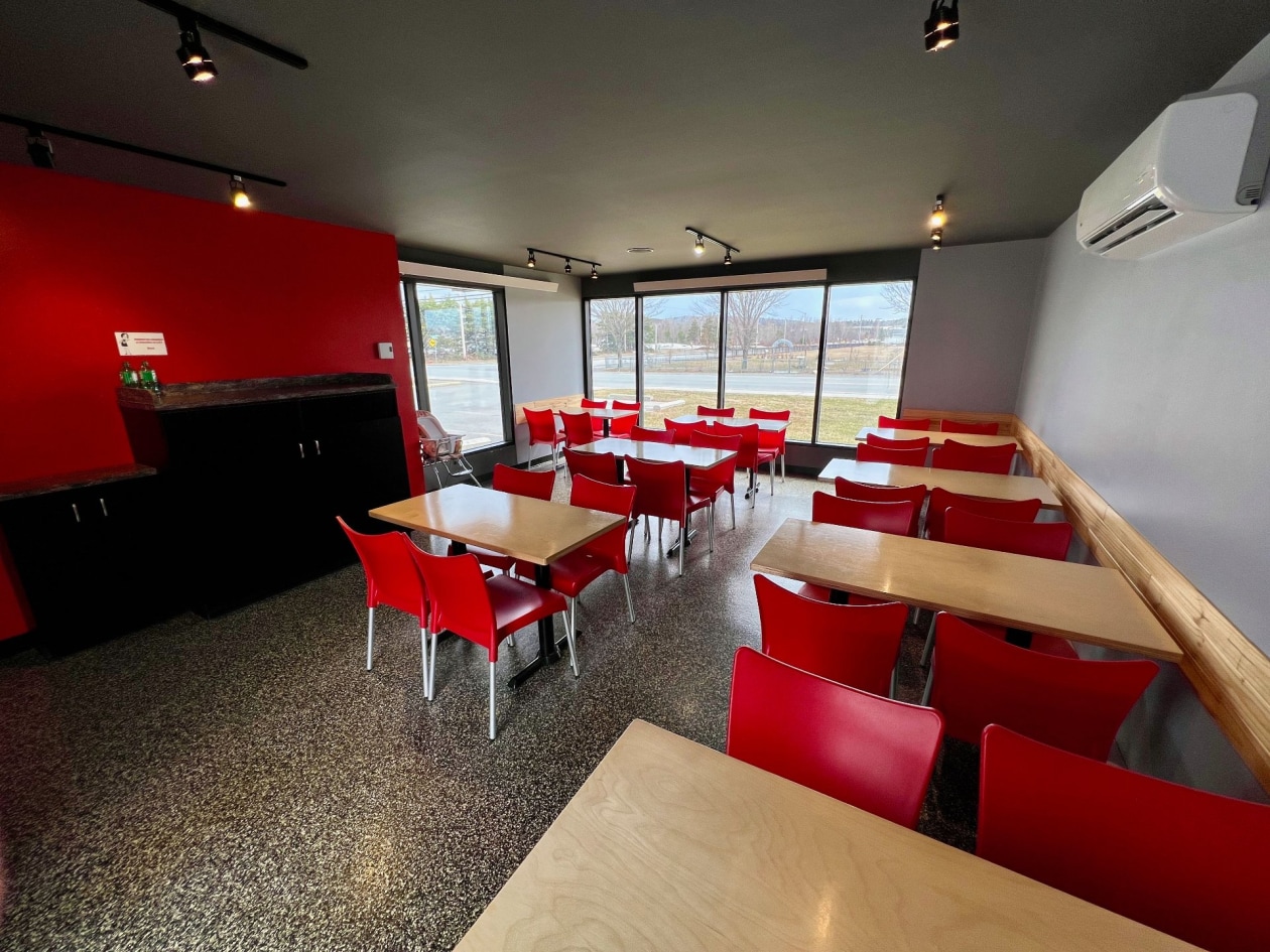 Salle à manger — 410, Av. St-Rédempteur, Matane, G4W1K9, Matane