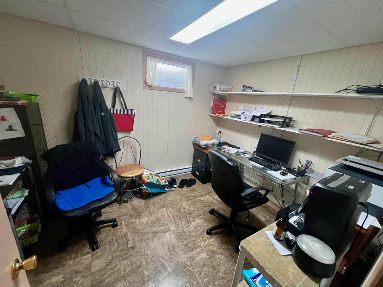 Bureau — 410, Av. St-Rédempteur, Matane, G4W1K9, Matane