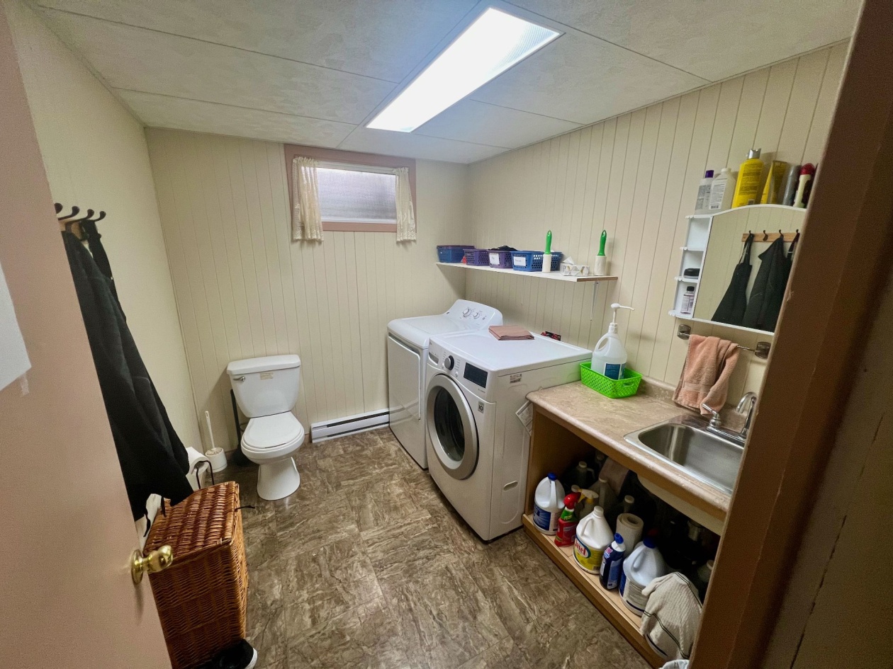 Sous-sol — 410, Av. St-Rédempteur, Matane, G4W1K9, Matane