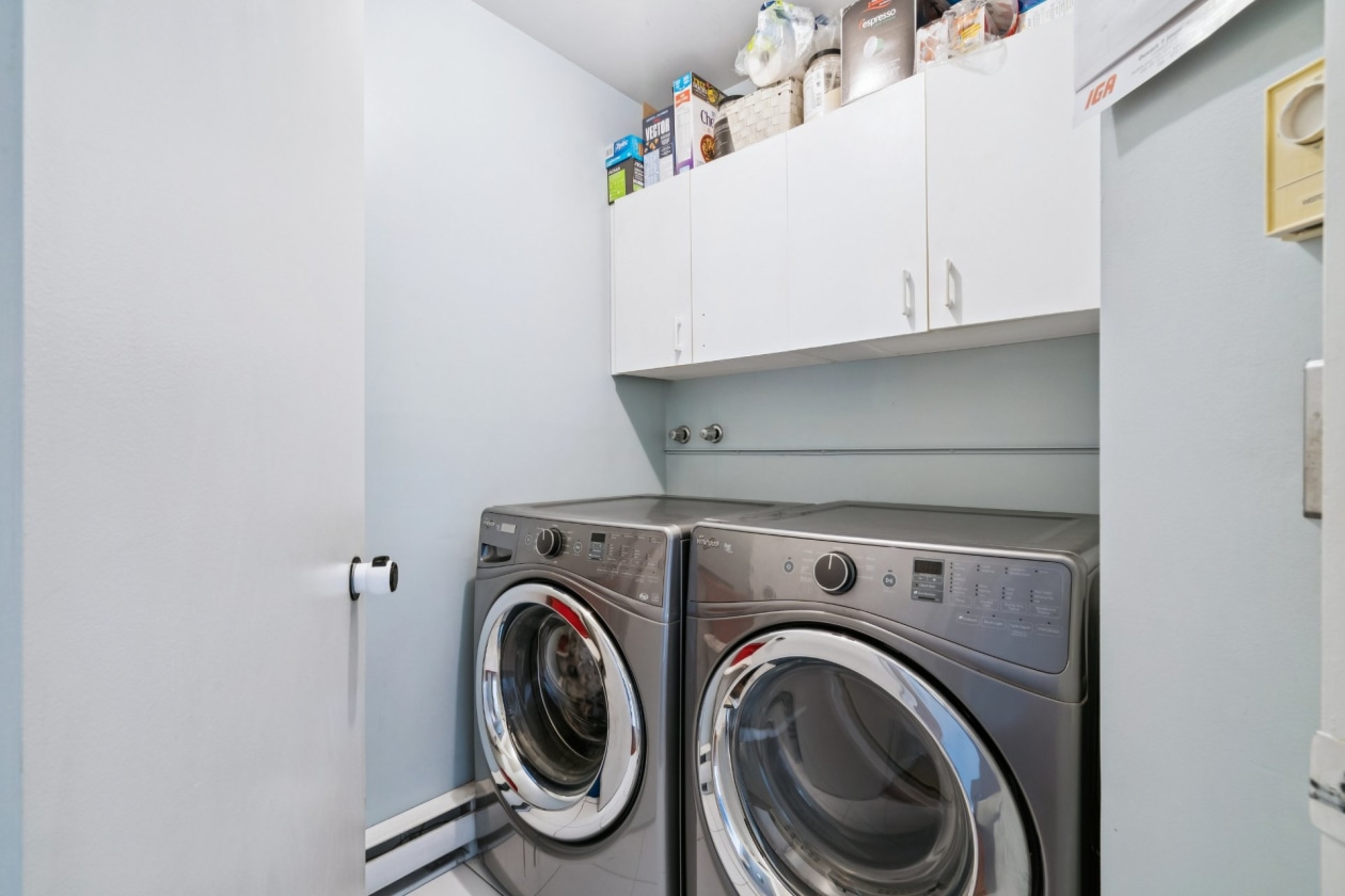 Salle de lavage — 3379, Rue J.-A.-Descarries, Montréal (Lachine), H8T3N1, Montréal (Lachine)