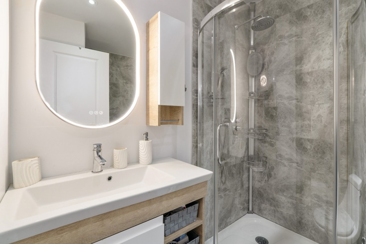 Salle de bains — 712, 2e Avenue, E, Montréal (Lachine), H9S0A3, Montréal (Lachine)