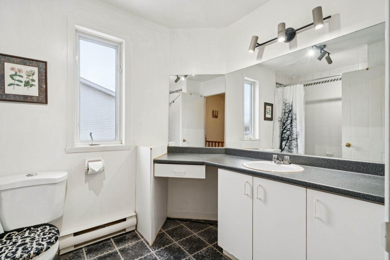 Salle de bains — 12, Rue Marchand, Saint-Constant, J5A1B3, Saint-Constant