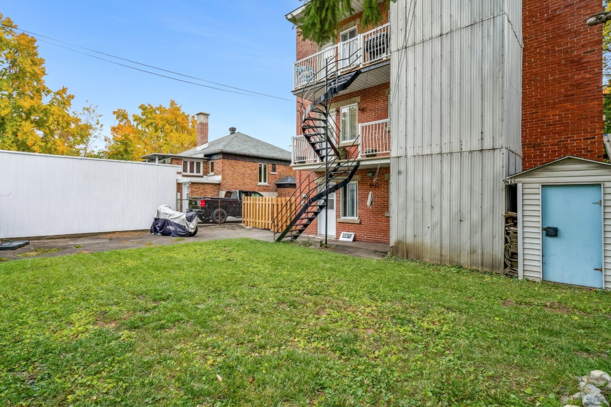 Cour — 10927 - 10931, Av. de Rome, Montréal (Montréal-Nord), H1H4P3, Montréal (Montréal-Nord)
