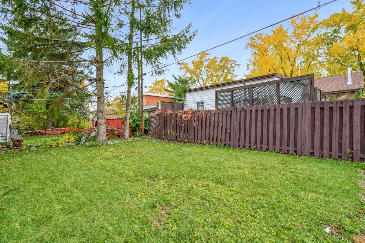 Cour — 10927 - 10931, Av. de Rome, Montréal (Montréal-Nord), H1H4P3, Montréal (Montréal-Nord)