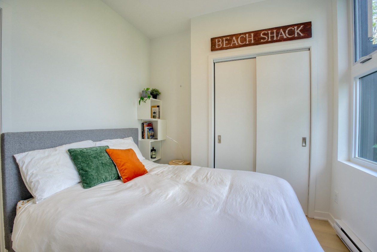 Chambre à coucher — 281, Ch. des Diligences, 102, Bromont, J2L0R2, Bromont