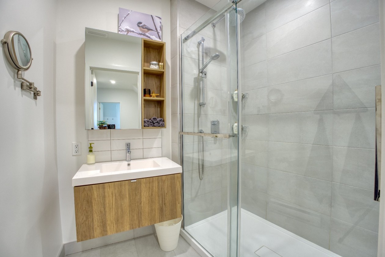 Salle de bains — 281, Ch. des Diligences, 102, Bromont, J2L0R2, Bromont