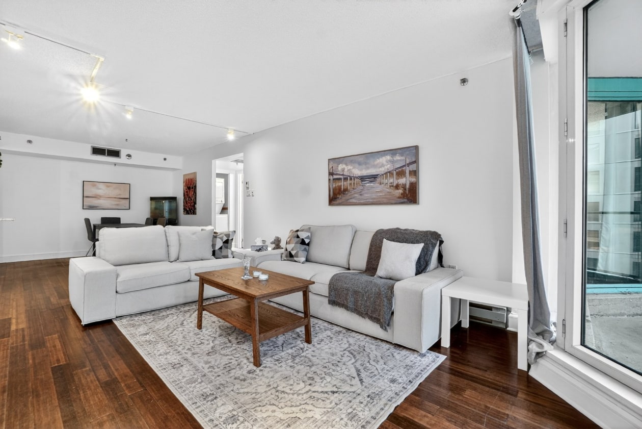 Salon — 1625, Av. Lincoln, 1805, Montréal (Ville-Marie), H3H2T5, Montréal (Ville-Marie)