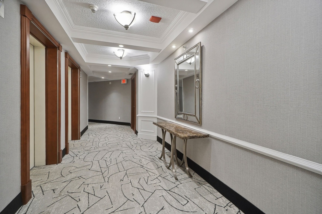 Corridor — 1700, Boul. René-Lévesque O., 1203, Montréal (Ville-Marie), H3H2V1, Montréal (Ville-Marie)