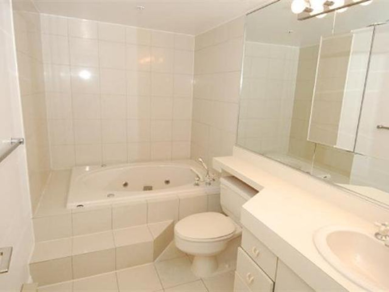 Salle de bains — 1070, Rue St-Mathieu, 802, Montréal (Ville-Marie), H3H2S8, Montréal (Ville-Marie)