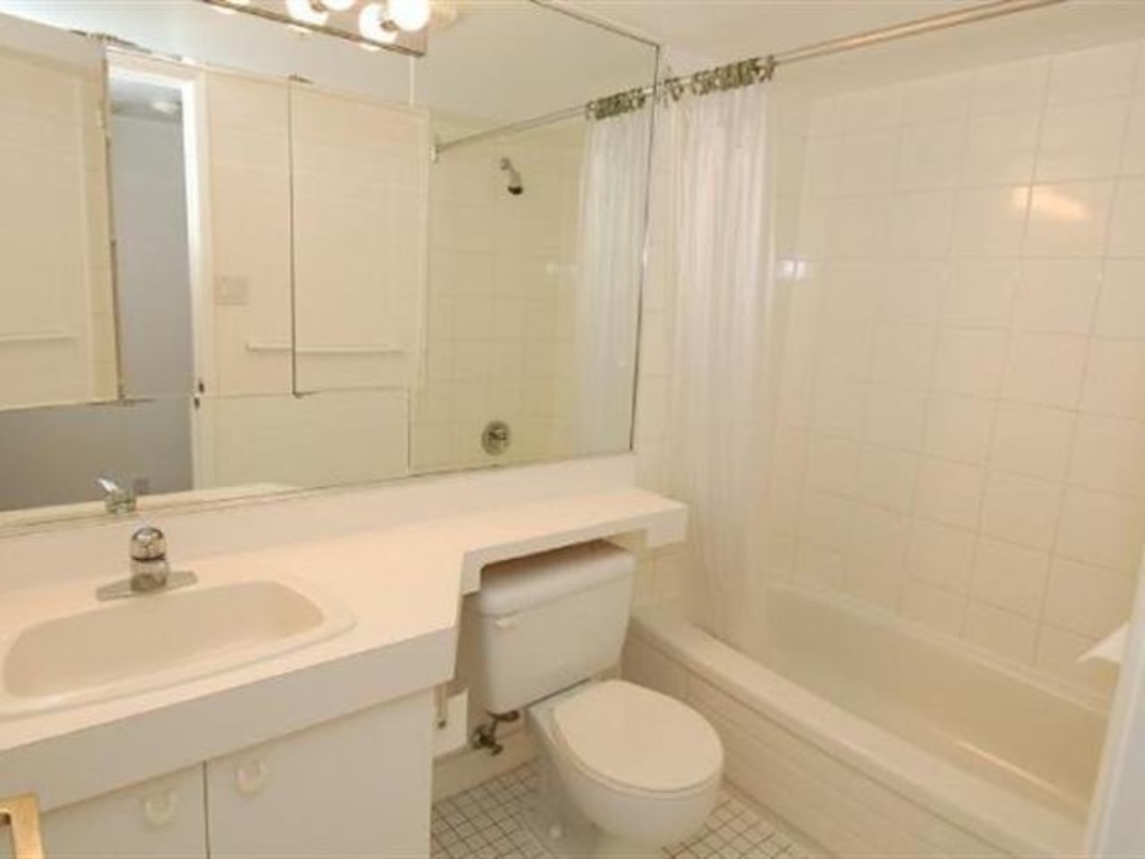 Salle de bains — 1070, Rue St-Mathieu, 802, Montréal (Ville-Marie), H3H2S8, Montréal (Ville-Marie)